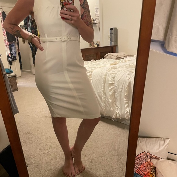 Beautifully tailored pencil dress in Ivory - Picture 2 of 10